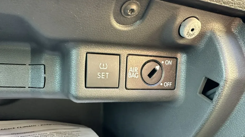 VOLKSWAGEN Polo -
