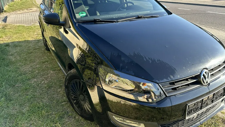 VOLKSWAGEN Polo -