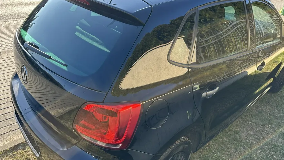 VOLKSWAGEN Polo -