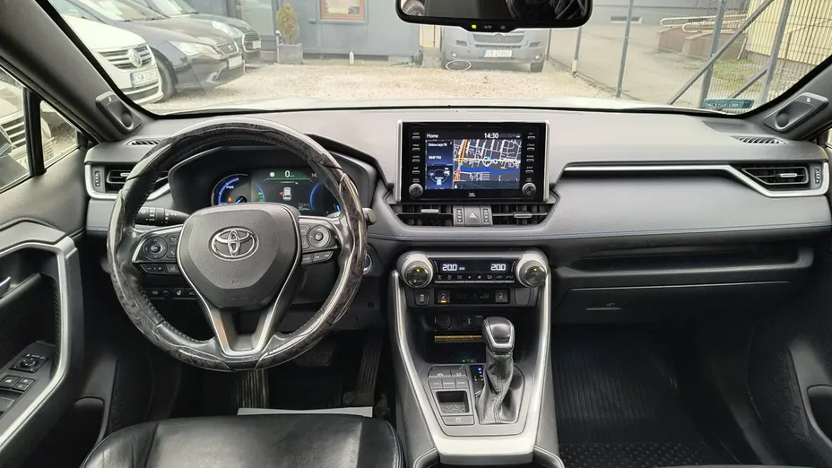 TOYOTA RAV4 -