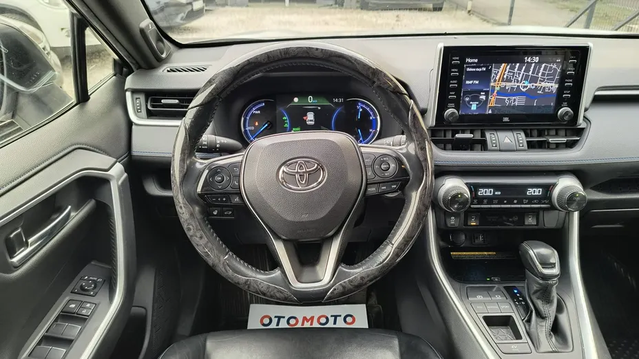 TOYOTA RAV4 -
