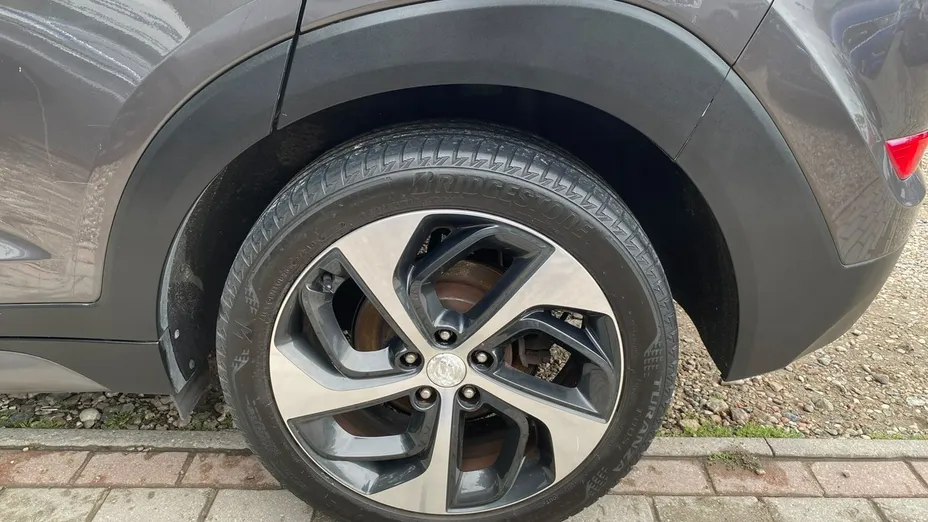 HYUNDAI Tucson -