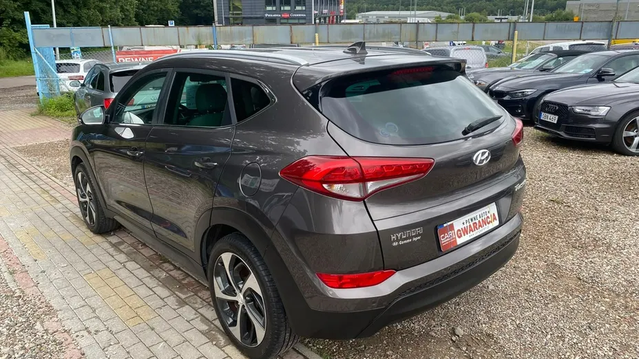 HYUNDAI Tucson -