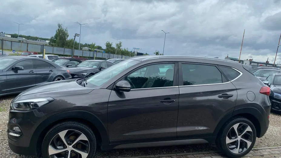 HYUNDAI Tucson -