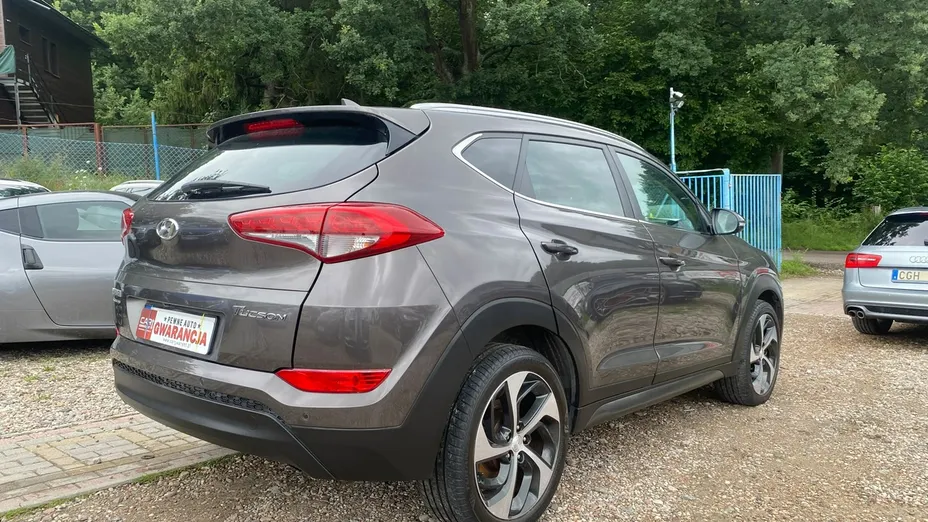 HYUNDAI Tucson -