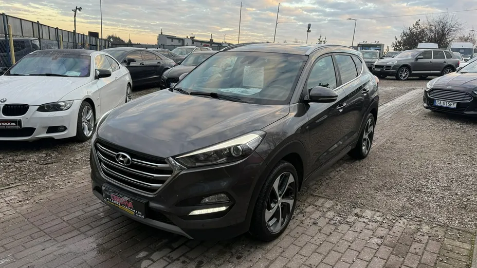 HYUNDAI Tucson -