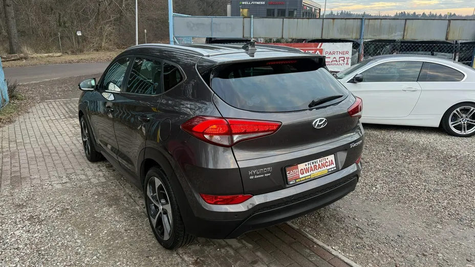 HYUNDAI Tucson -