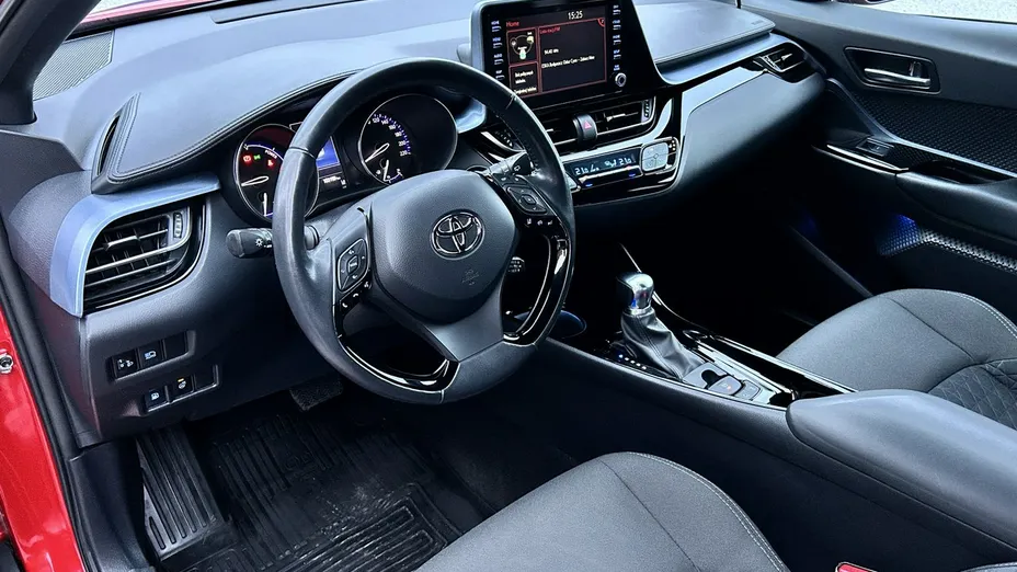 TOYOTA C-HR -