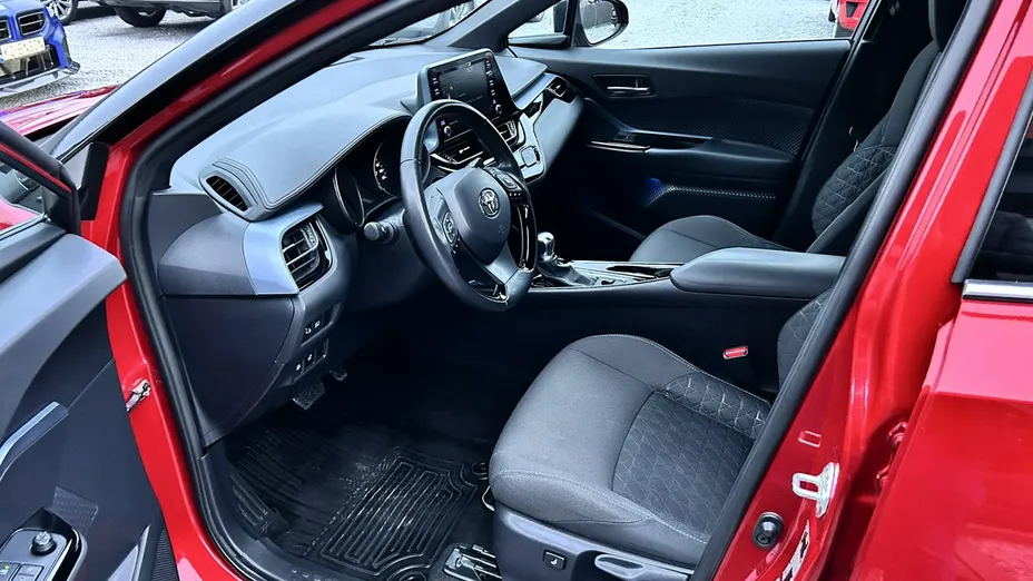 TOYOTA C-HR -