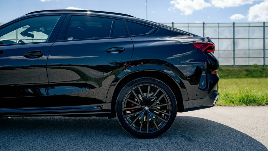 BMW X6 -