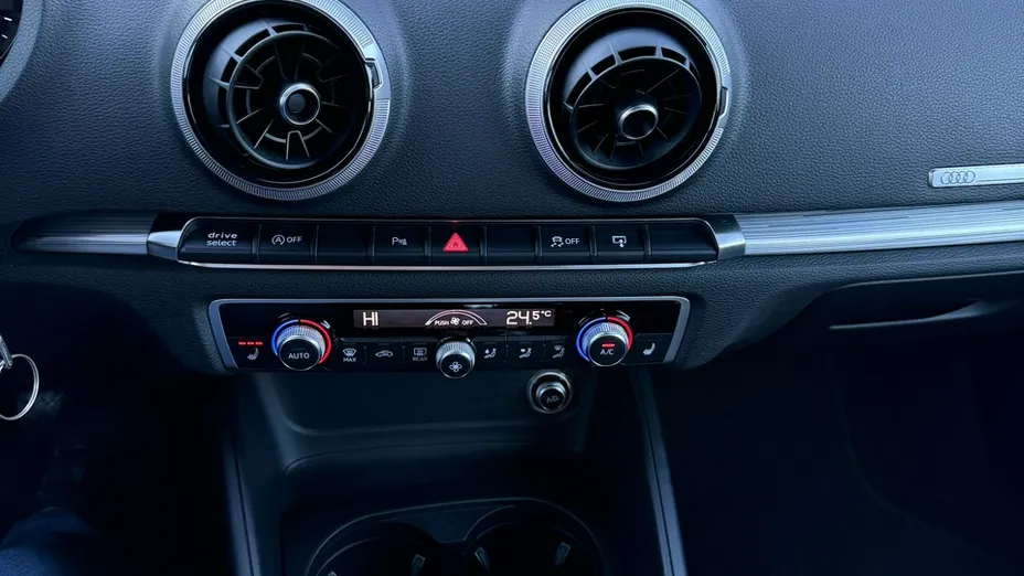 AUDI A3 -