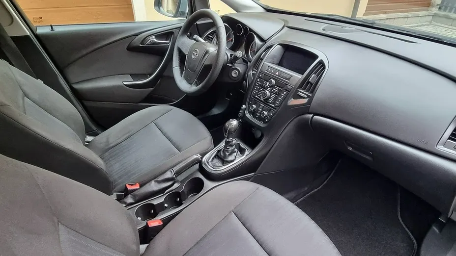 OPEL Astra -