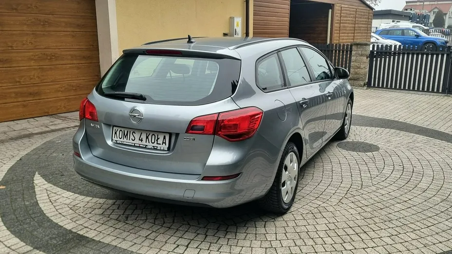 OPEL Astra -
