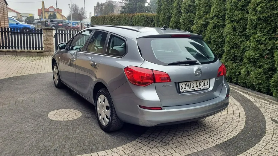 OPEL Astra -