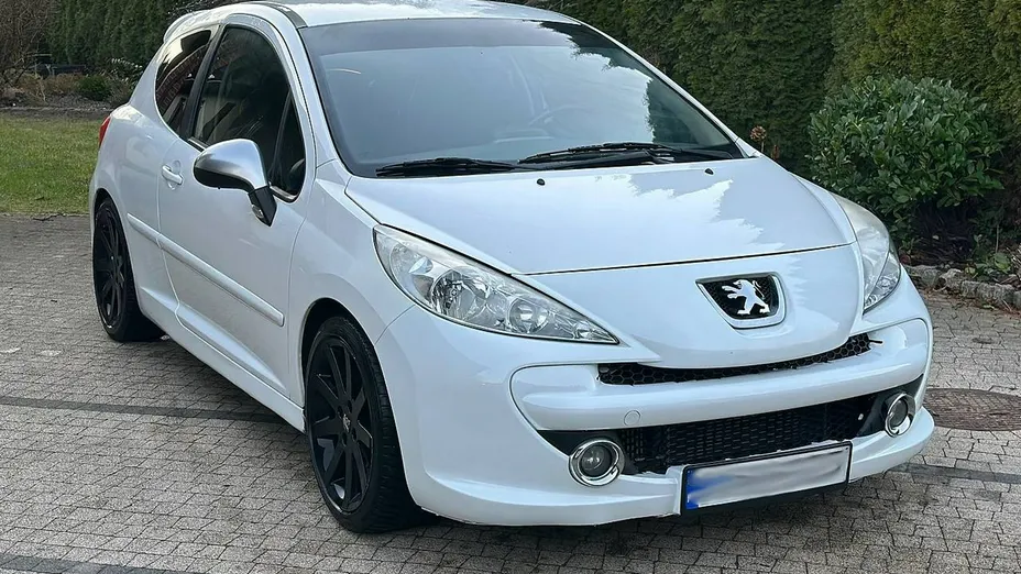 PEUGEOT 207 -