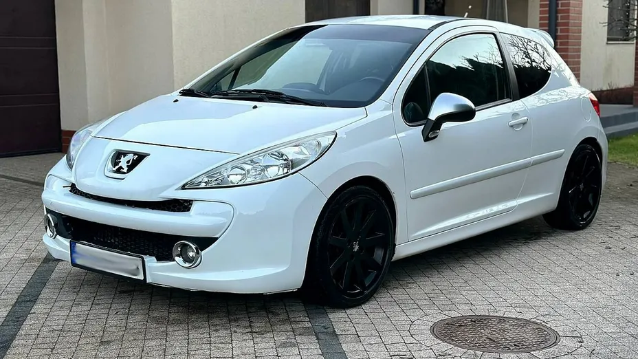 PEUGEOT 207 -