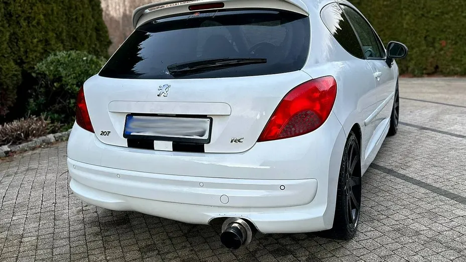 PEUGEOT 207 -