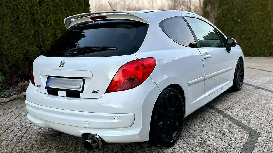 PEUGEOT 207 -