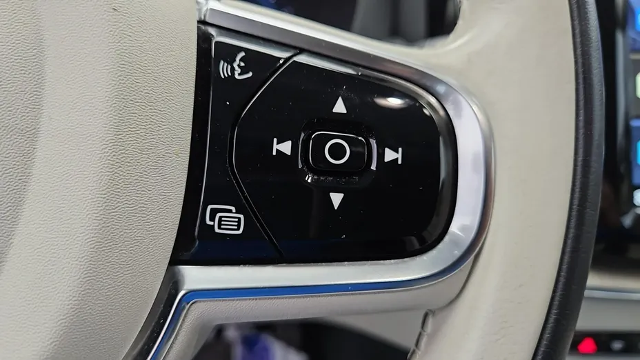 VOLVO XC60 -