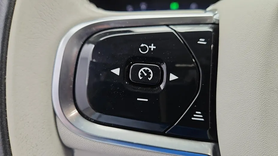 VOLVO XC60 -
