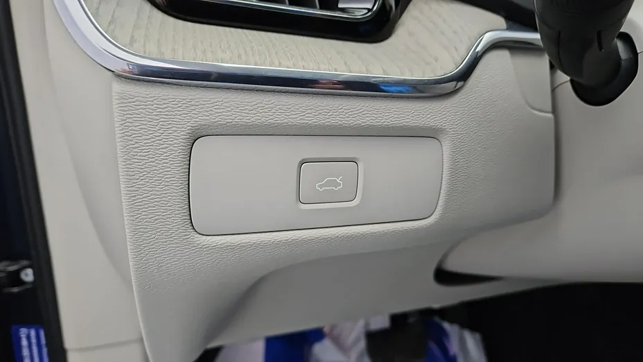 VOLVO XC60 -
