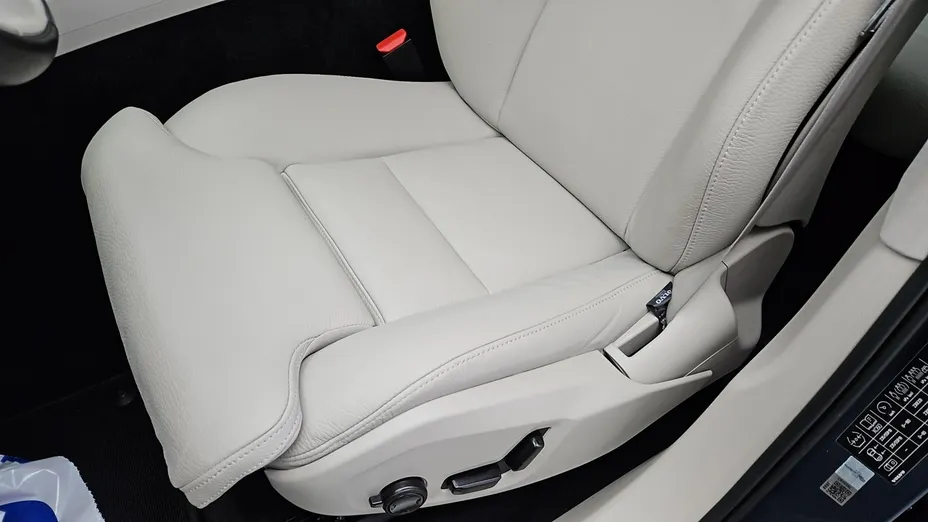 VOLVO XC60 -