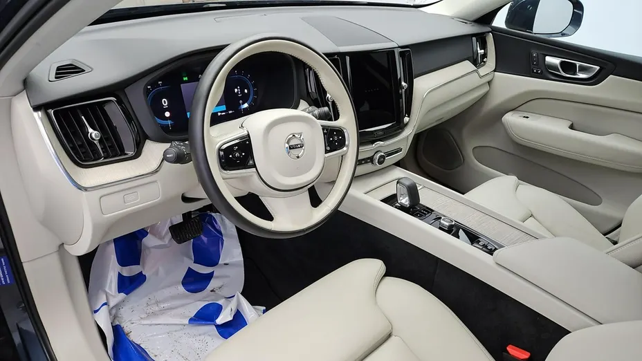 VOLVO XC60 -