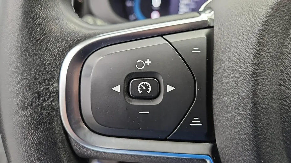 VOLVO XC60 -