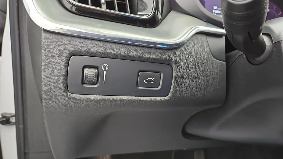 VOLVO XC60 -