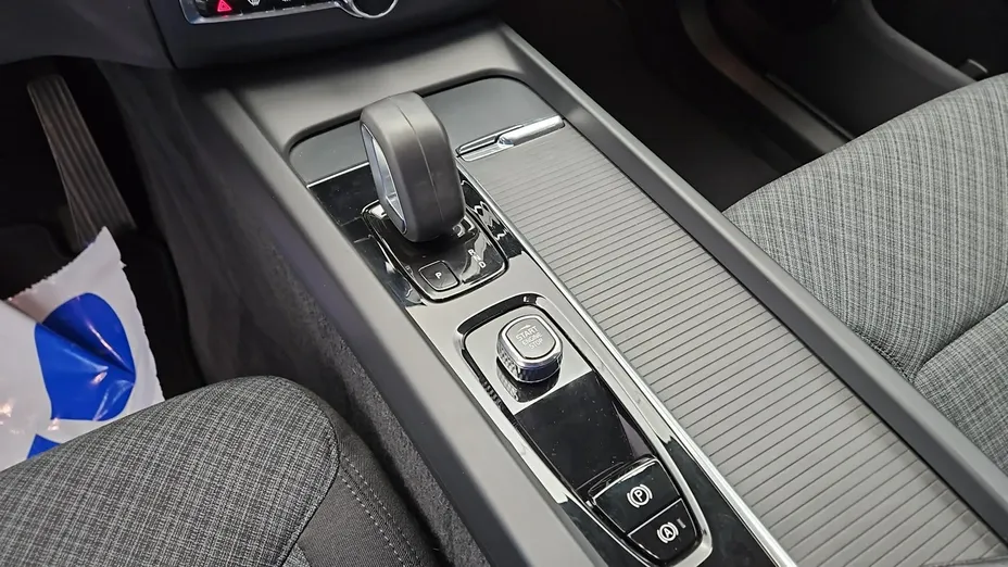 VOLVO XC60 -