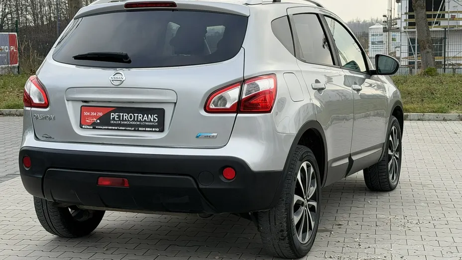 NISSAN Qashqai -