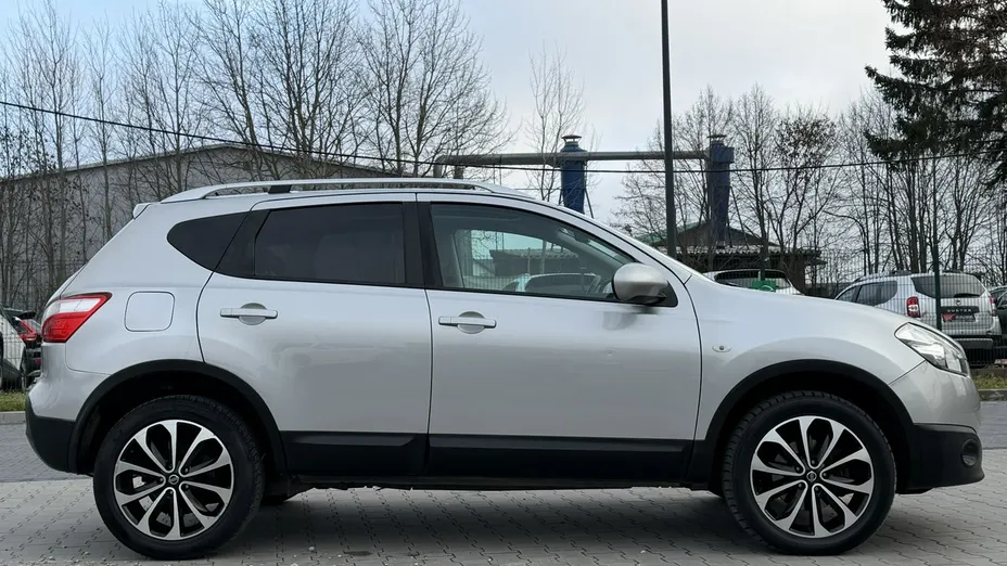 NISSAN Qashqai -
