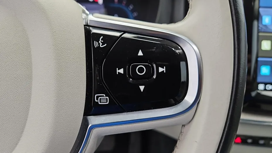 VOLVO XC60 -