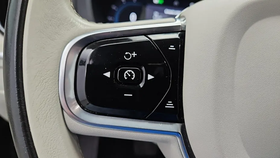 VOLVO XC60 -