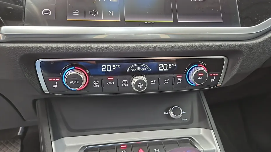 AUDI Q3 -