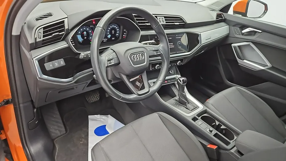 AUDI Q3 -