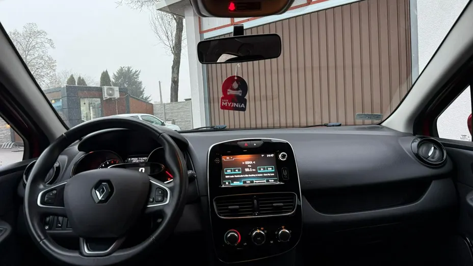 RENAULT Clio -