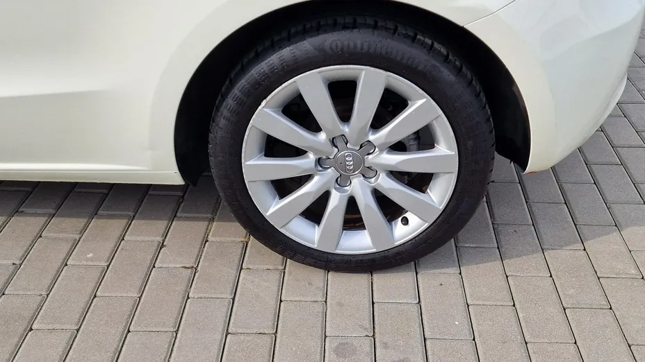 AUDI A1 -