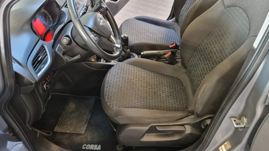OPEL Corsa -
