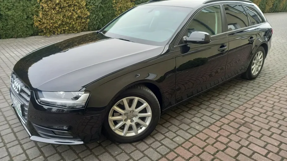 AUDI A4 -