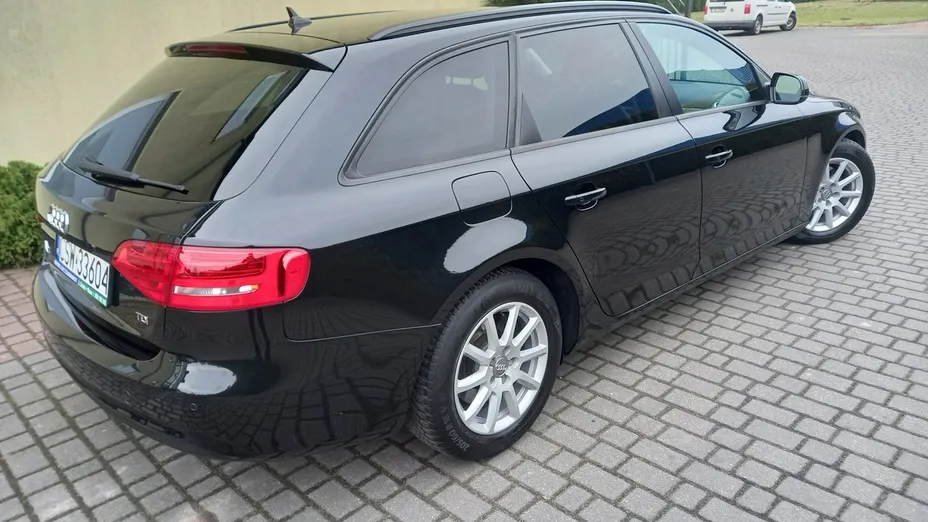 AUDI A4 -