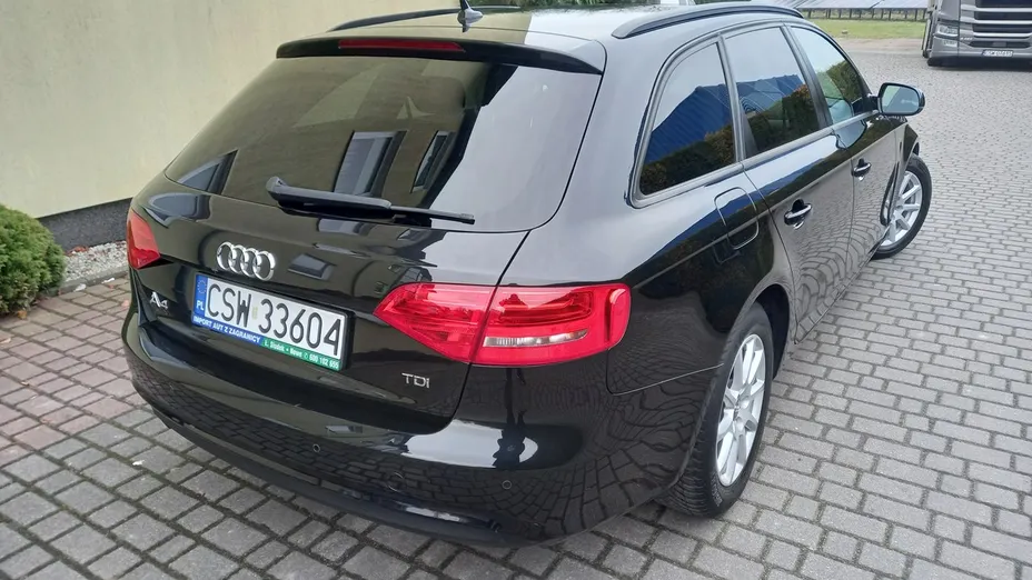AUDI A4 -