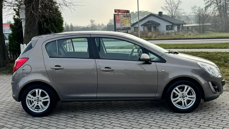 OPEL Corsa -