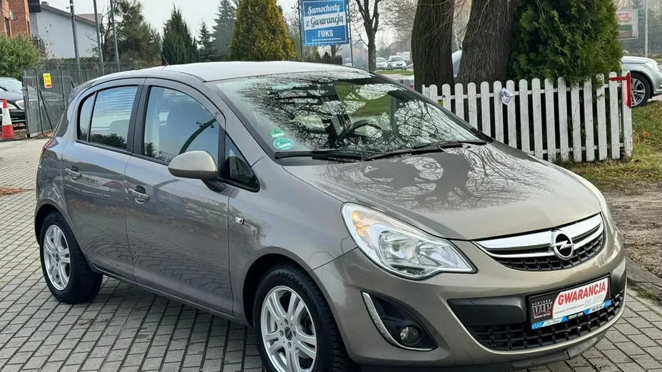OPEL Corsa -