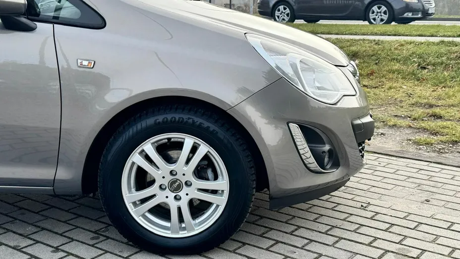 OPEL Corsa -