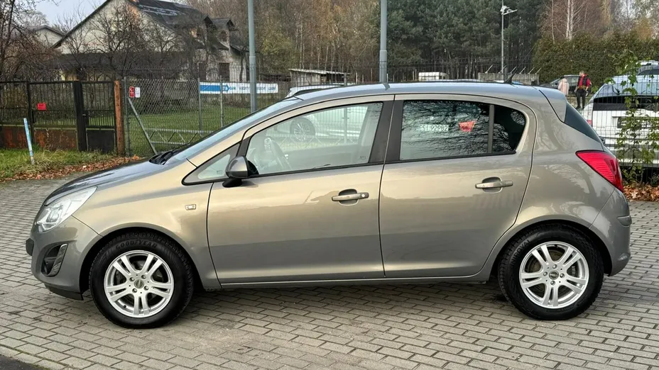 OPEL Corsa -