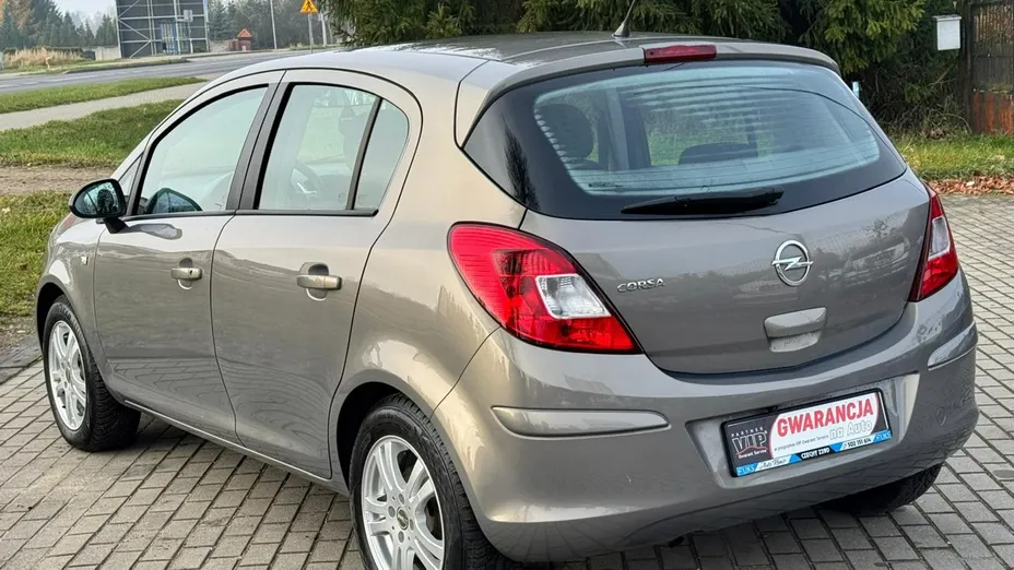 OPEL Corsa -