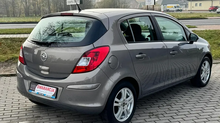 OPEL Corsa -