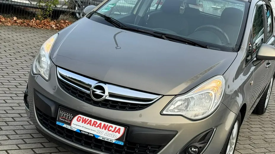 OPEL Corsa -