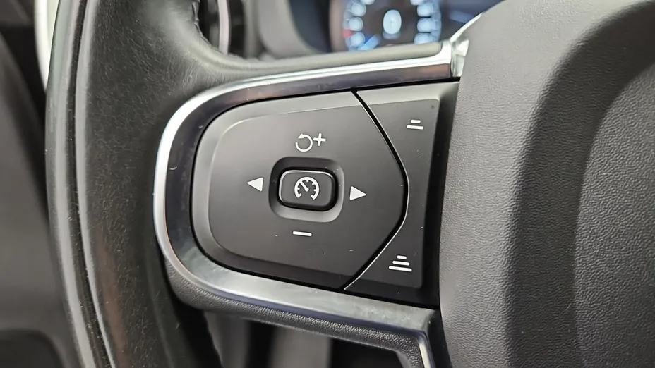 VOLVO XC60 -